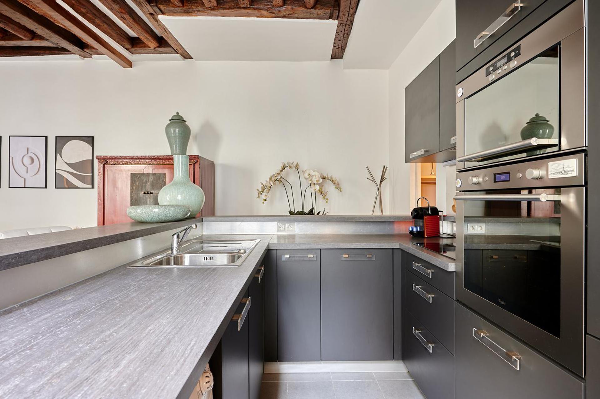 Apartment Center Of Paris By Studio Prestige Exteriör bild